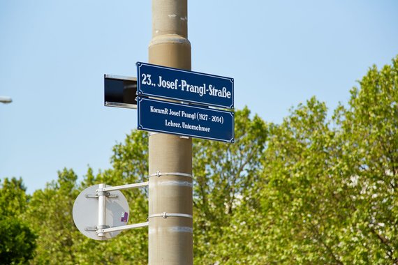 neues Straßenschild